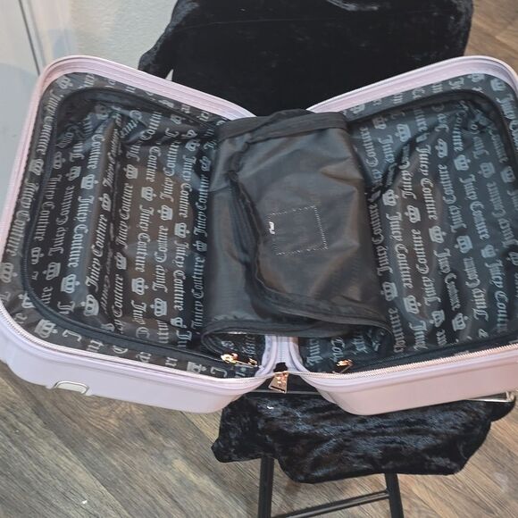 Juicy Couture Chelsie Collection Hard Side Travel Cosmetic Case - Picture 9 of 11
